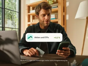 Ein Mann sitzt an einem Tisch, hält eine Karte und ein Smartphone vor einem Laptop, während ein überlagertes Grafikfeld „Stocks and ETFs“ mit einem grünen Wachstum von 6,2 % anzeigt.